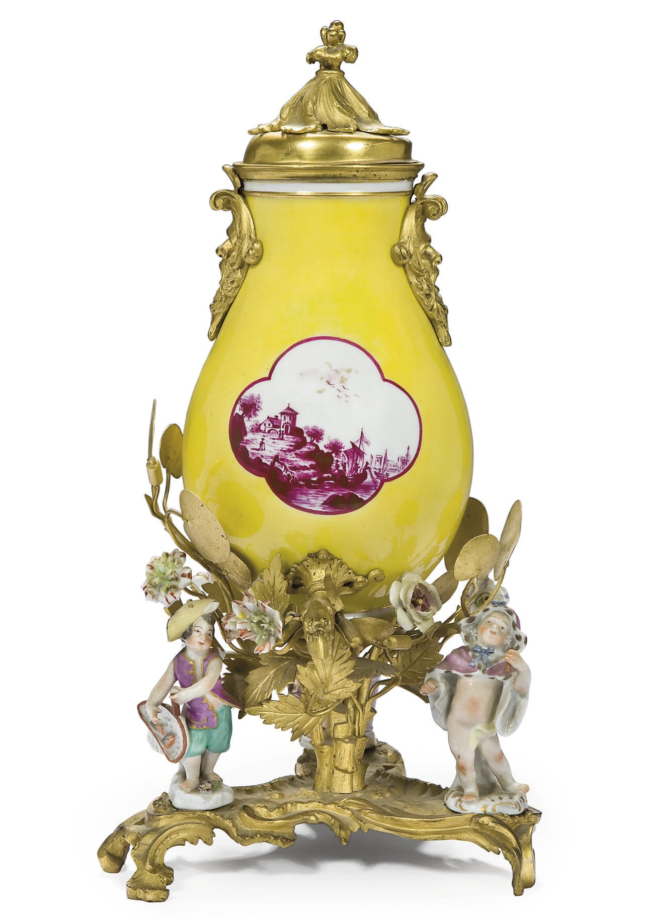 FONTAINE DE TABLE EN PORCELAINE ET BRONZE DORE DE STYLE LOUIS XV DE LA FIN DU XIXEME-DEBUT DU XXEME SIECLE, PROBABLEMENT SAMSON