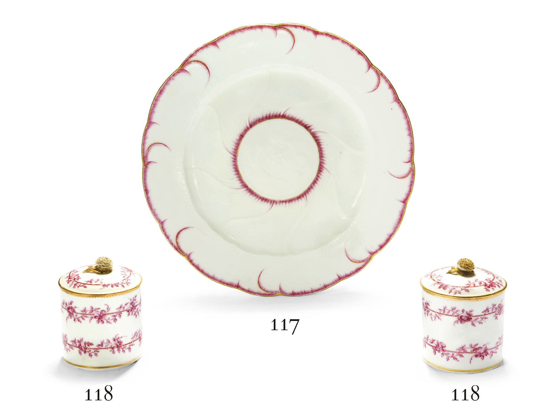 ASSIETTE "GAUFFREE" EN PORCELAINE TENDRE DE VINCENNES DU XVIIIEME SIECLE