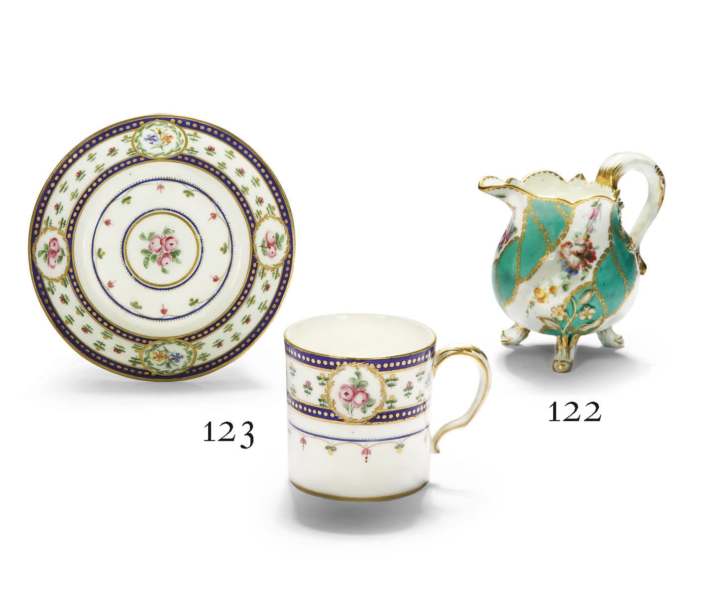 POT A LAIT "A TROIS PIEDS" (2EME GRANDEUR) EN PORCELAINE TENDRE DE VINCENNES-SEVRES DU XVIIIEME SIECLE