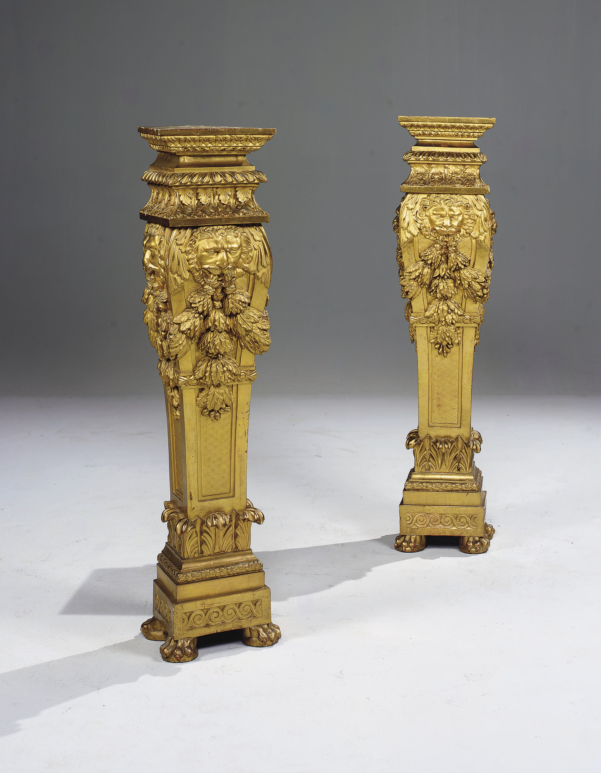 DEUX GAINES DONT UNE D'EPOQUE REGENCE