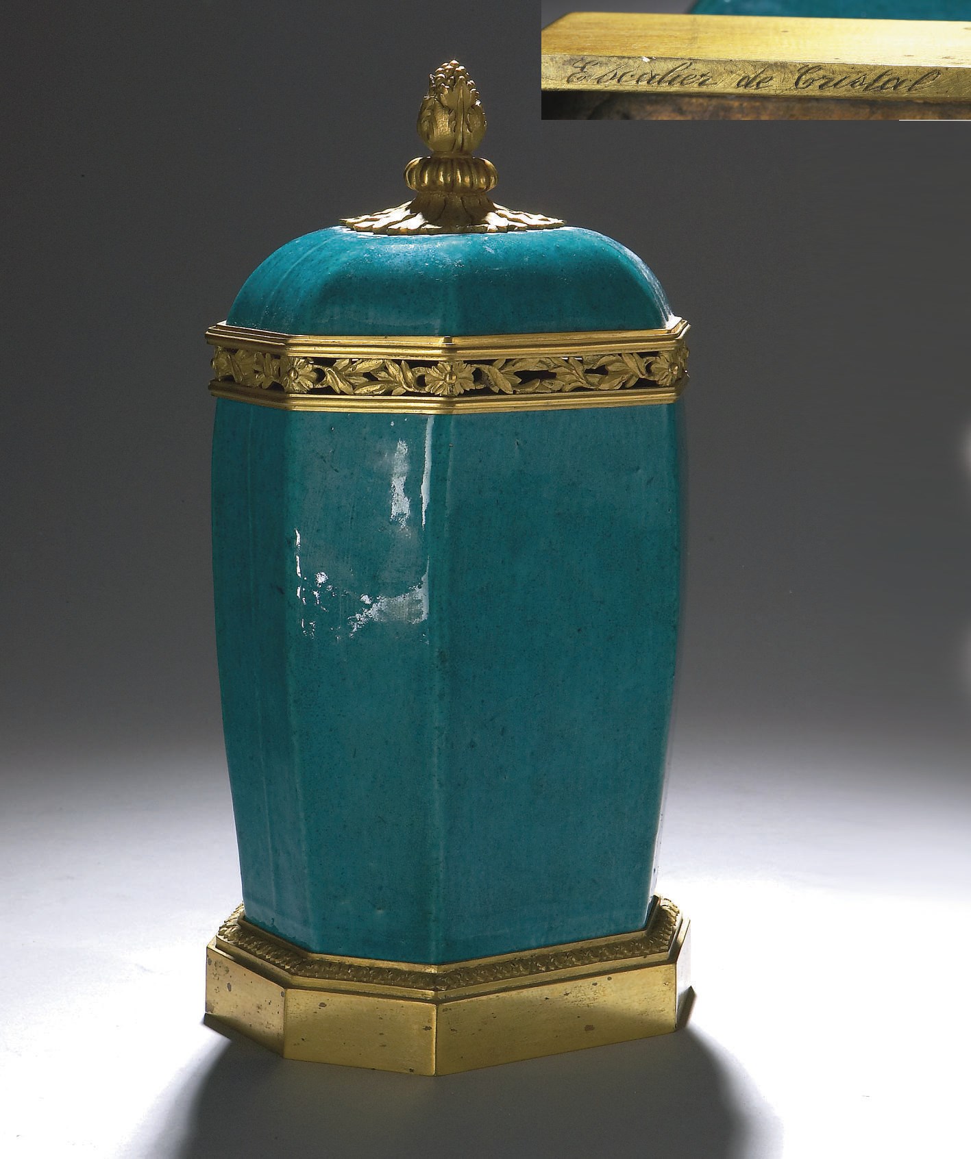 VASE POT-POURRI DE STYLE LOUIS XVI