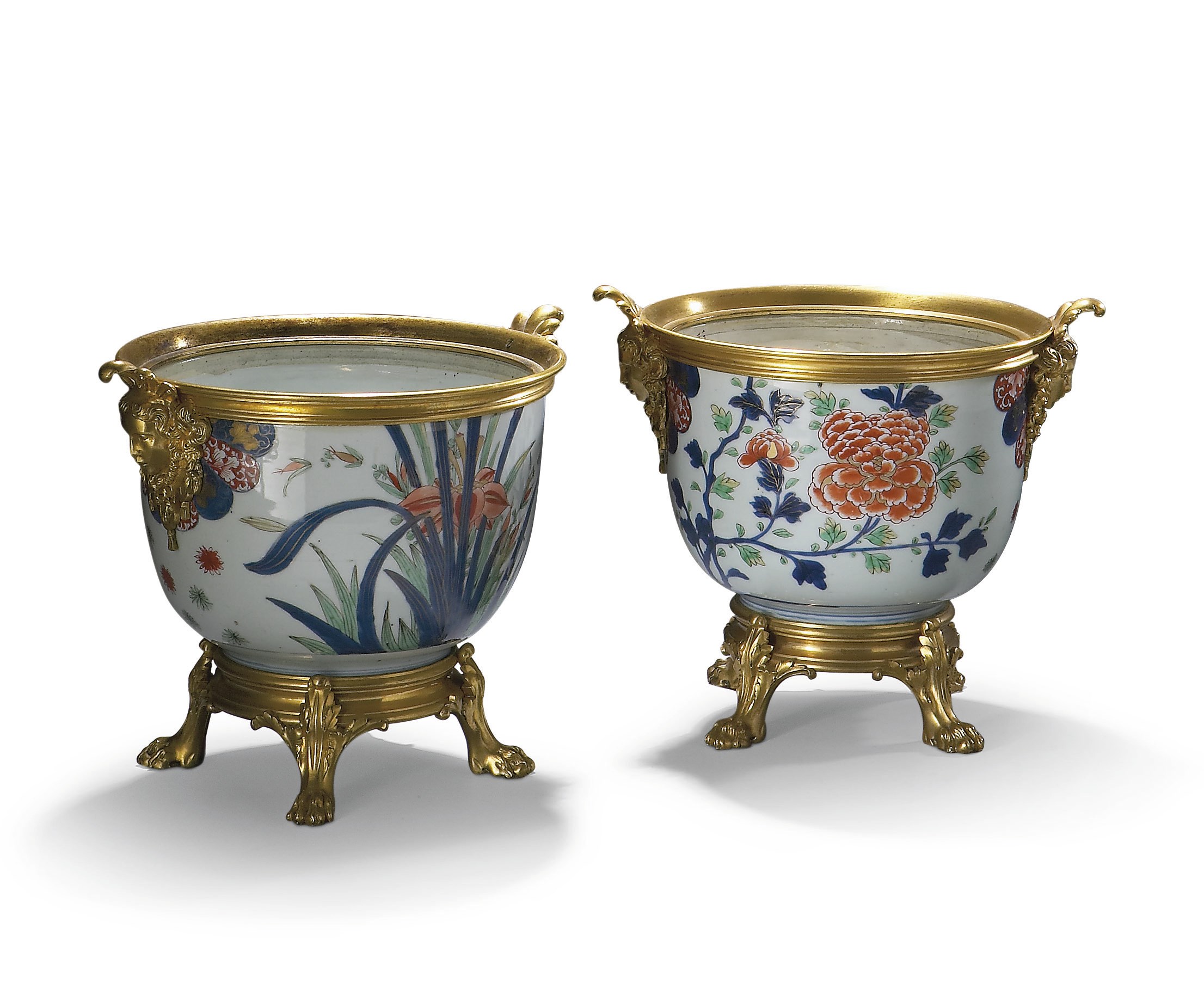 PAIRE DE CACHE-POTS DE STYLE REGENCE
