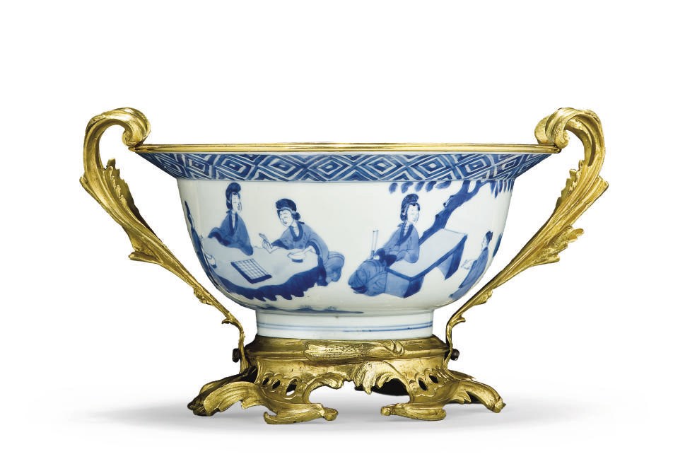 BOL EN PORCELAINE BLEU BLANC MONTE BRONZE DORE