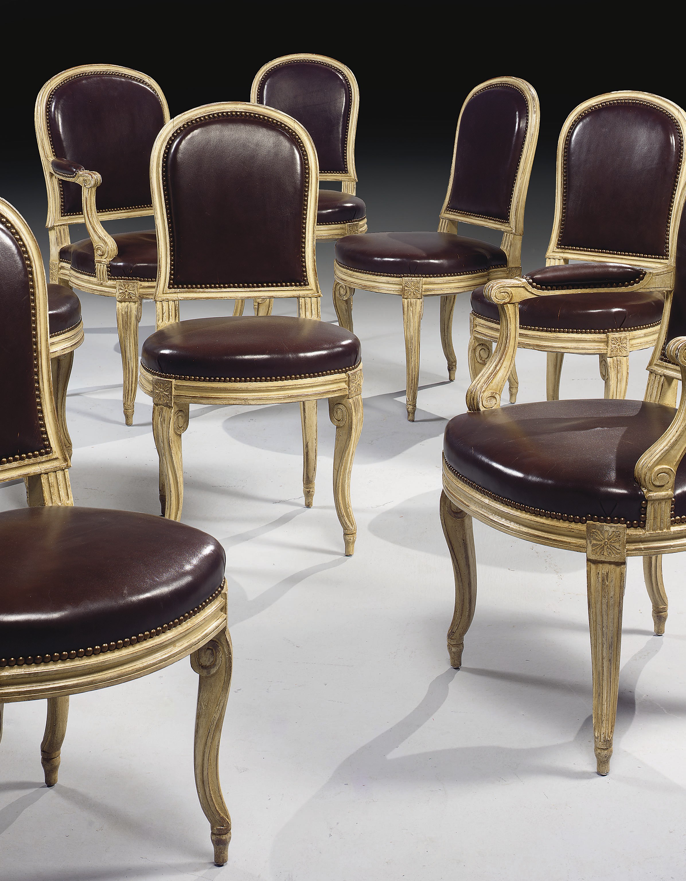 MOBILIER DE SALLE A MANGER DE STYLE LOUIS XVI