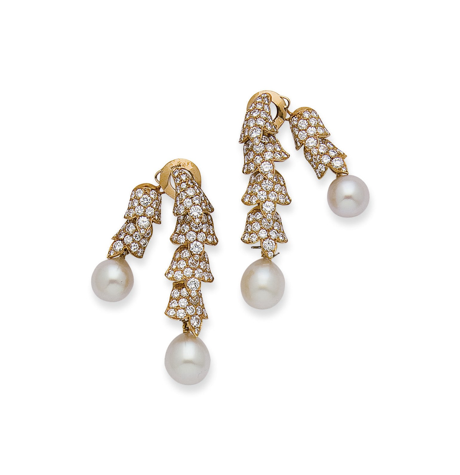 PAIRE DE PENDANTS D'OREILLES PERLES DE CULTURE ET DIAMANTS, PAR GERARD