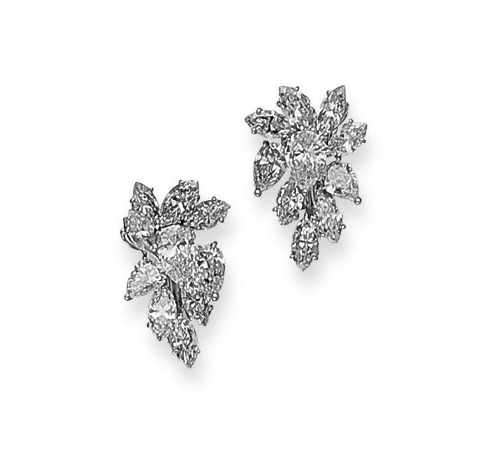 PAIRE DE CLIPS D'OREILLES DIAMANTS