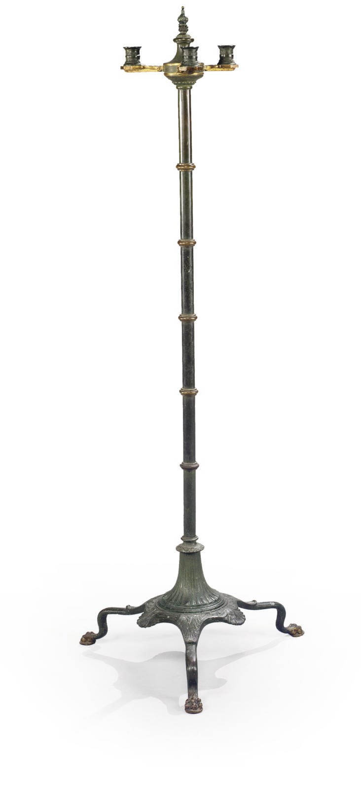 GRAND CANDELABRE DE STYLE NEO-ANTIQUE DE LA SECONDE MOITIE DU XIXEME SIECLE