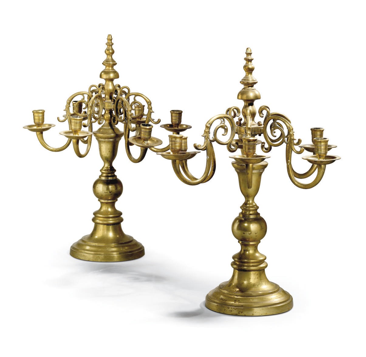 PAIRE DE CANDELABRES DE STYLE HOLLANDAIS DU XIXEME SIECLE