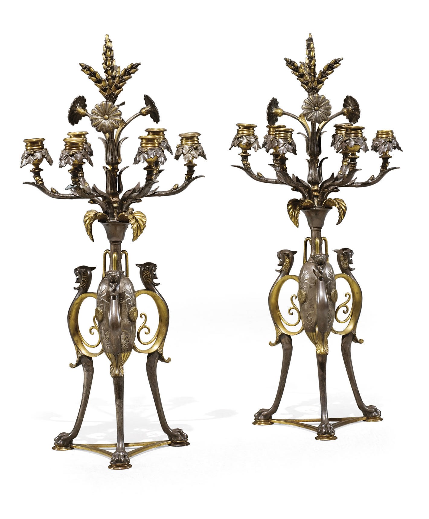 PAIRE DE CANDELABRES D'EPOQUE NAPOLEON III DE STYLE NEO-GREC