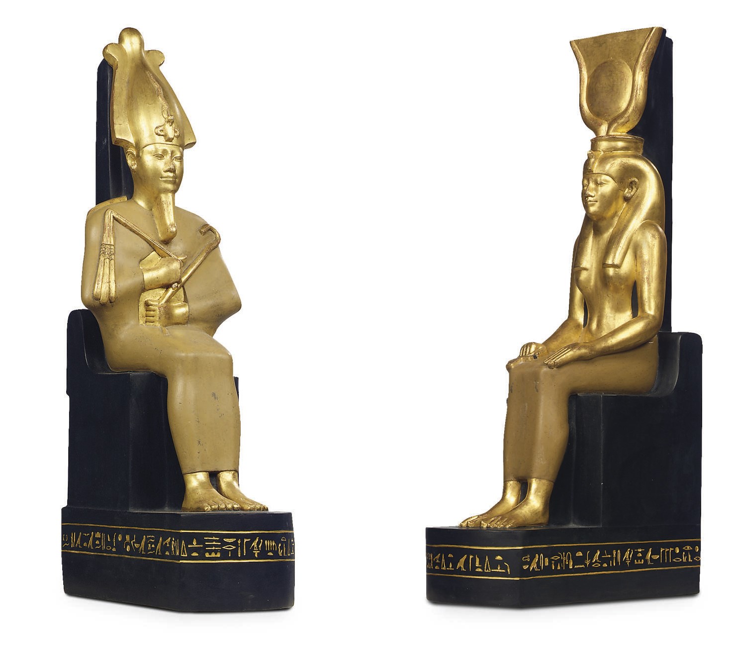 PAIRES DE FIGURES D'UN PHARAON ET D'UNE PHARAONNE EN PLATRE D'APRES UN MODELE EGYPTIEN