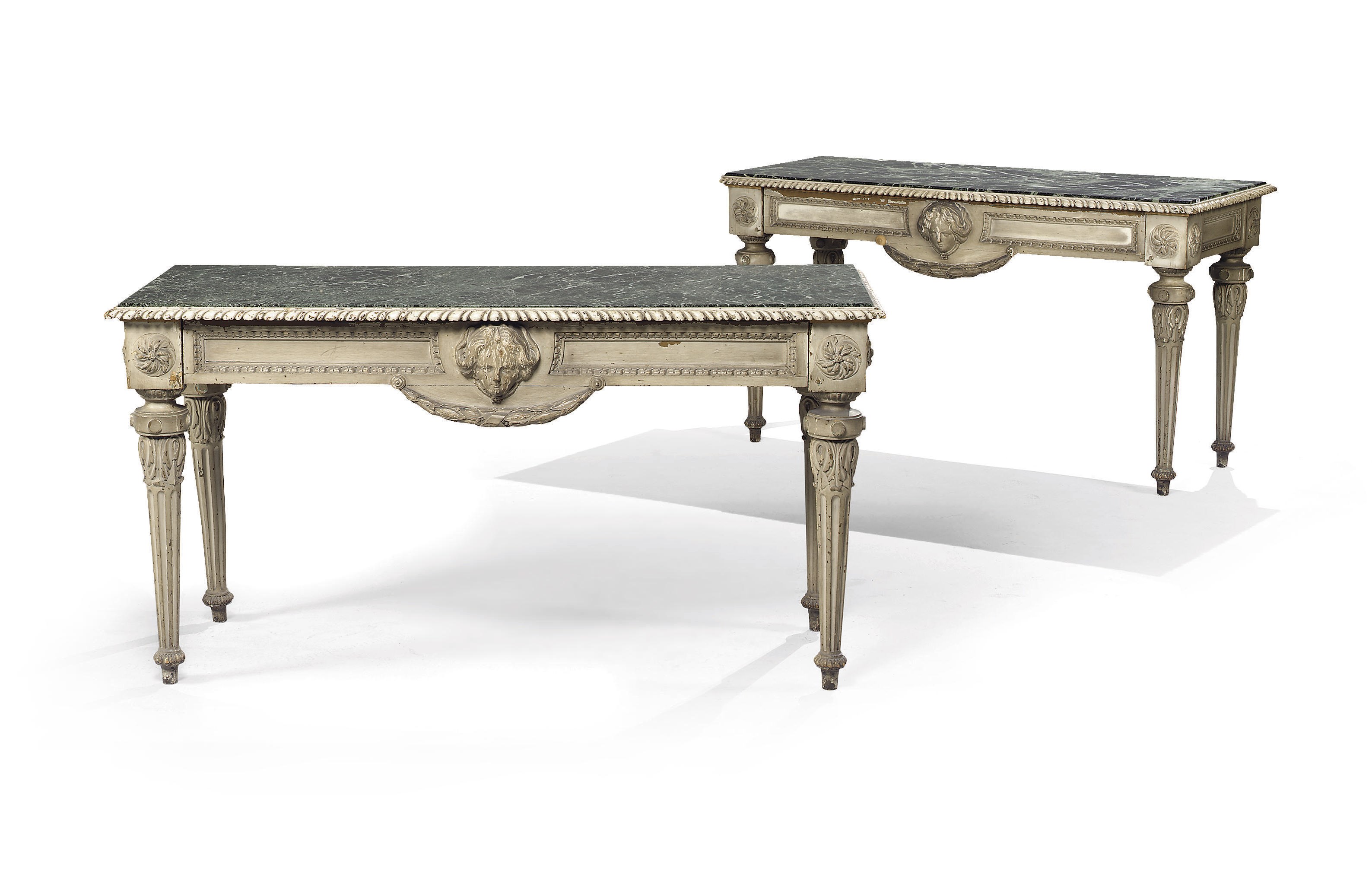 PAIRE DE CONSOLES DE STYLE NEOCLASSIQUE