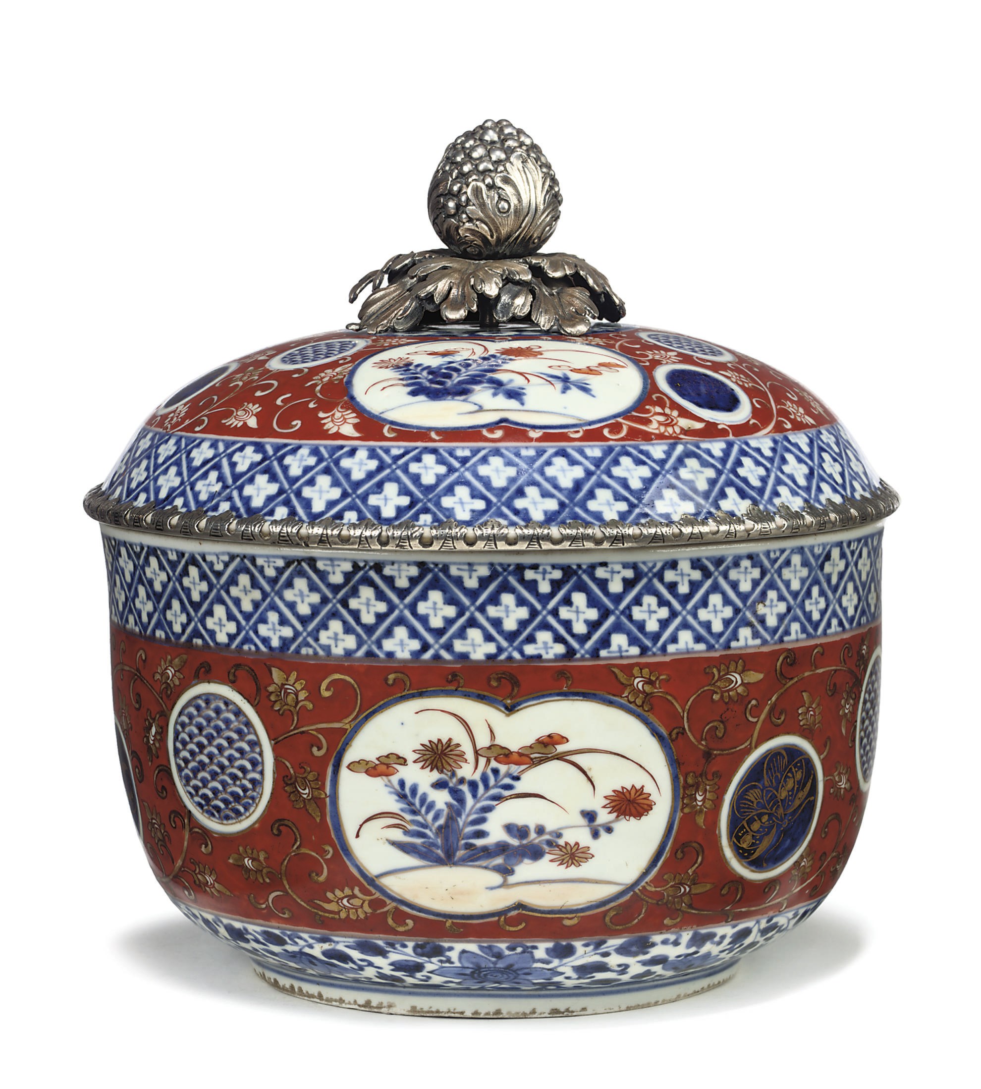 A FRENCH SILVER-MOUNTED JAPANESE KENJO IMARI PORCELAIN BOWL WITH LID