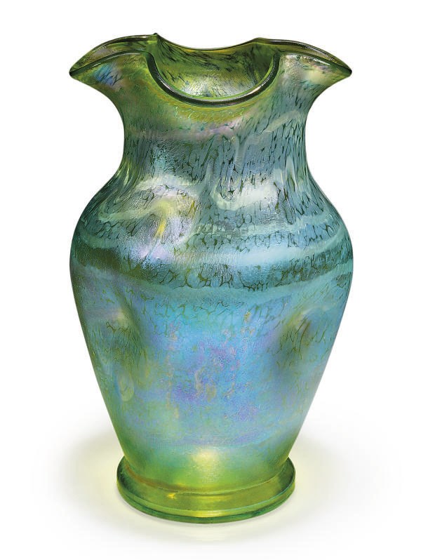 A LARGE LOETZ IRIDESCENT GLASS VASE