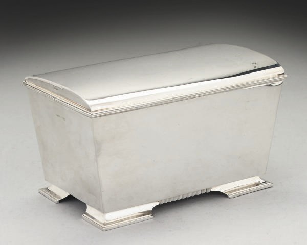 A MODERN SILVER CASKET