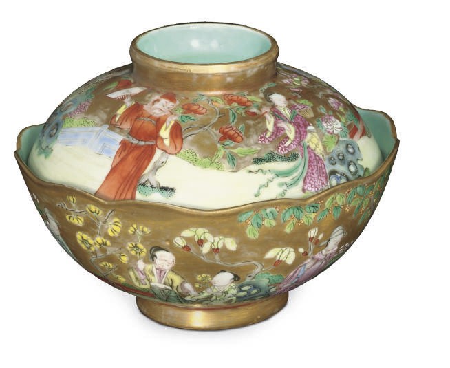 A FAMILLE ROSE BOWL AND COVER
