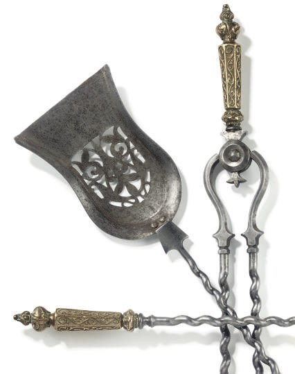 A SET OF VICTORIAN STEEL AND BRASS FIRE IRONS