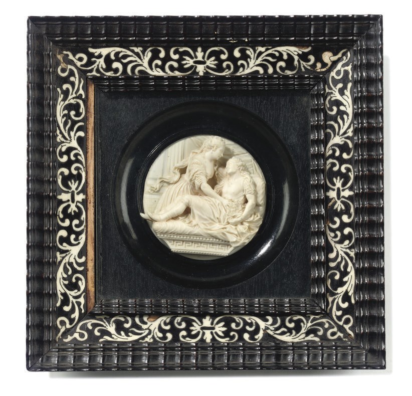 AN ITALIAN IVORY RELIEF MEDALLION