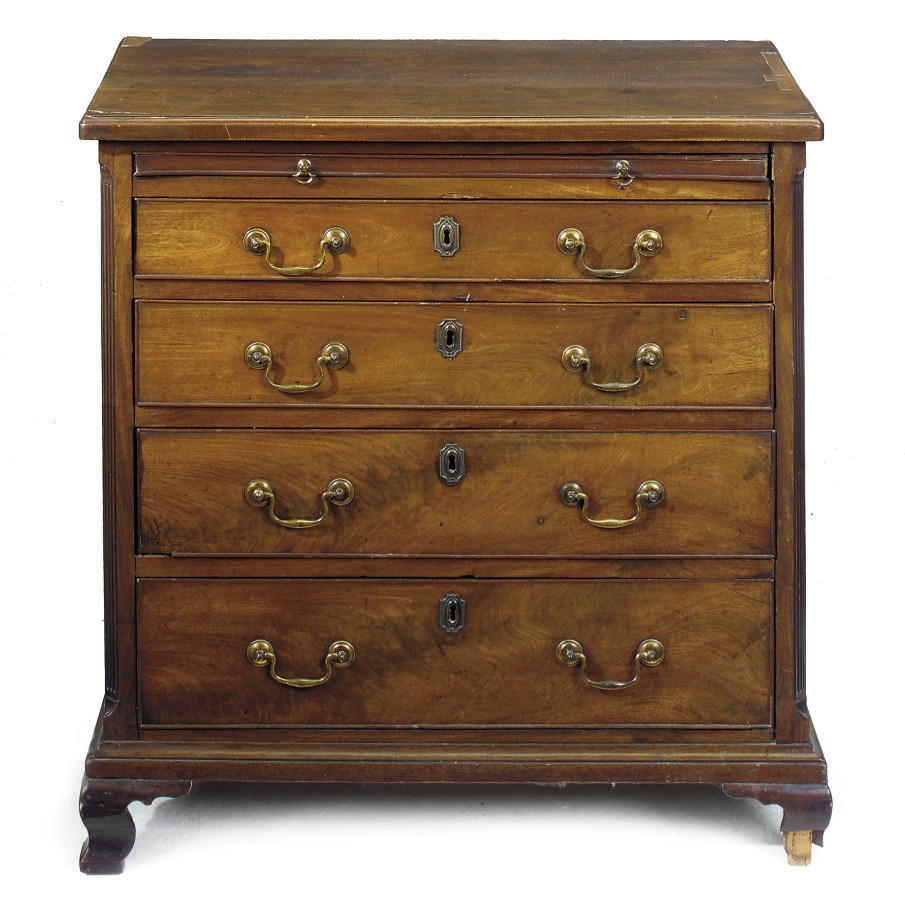 A GEORGE III MAHOGANY CHEST