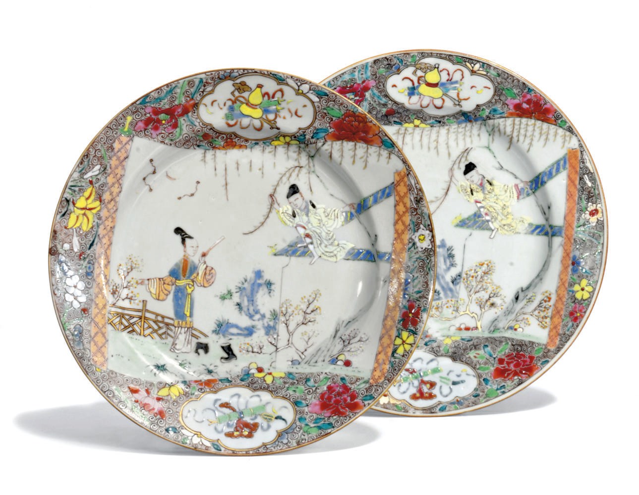 A PAIR OF CHINESE EXPORT FAMILLE ROSE DISHES