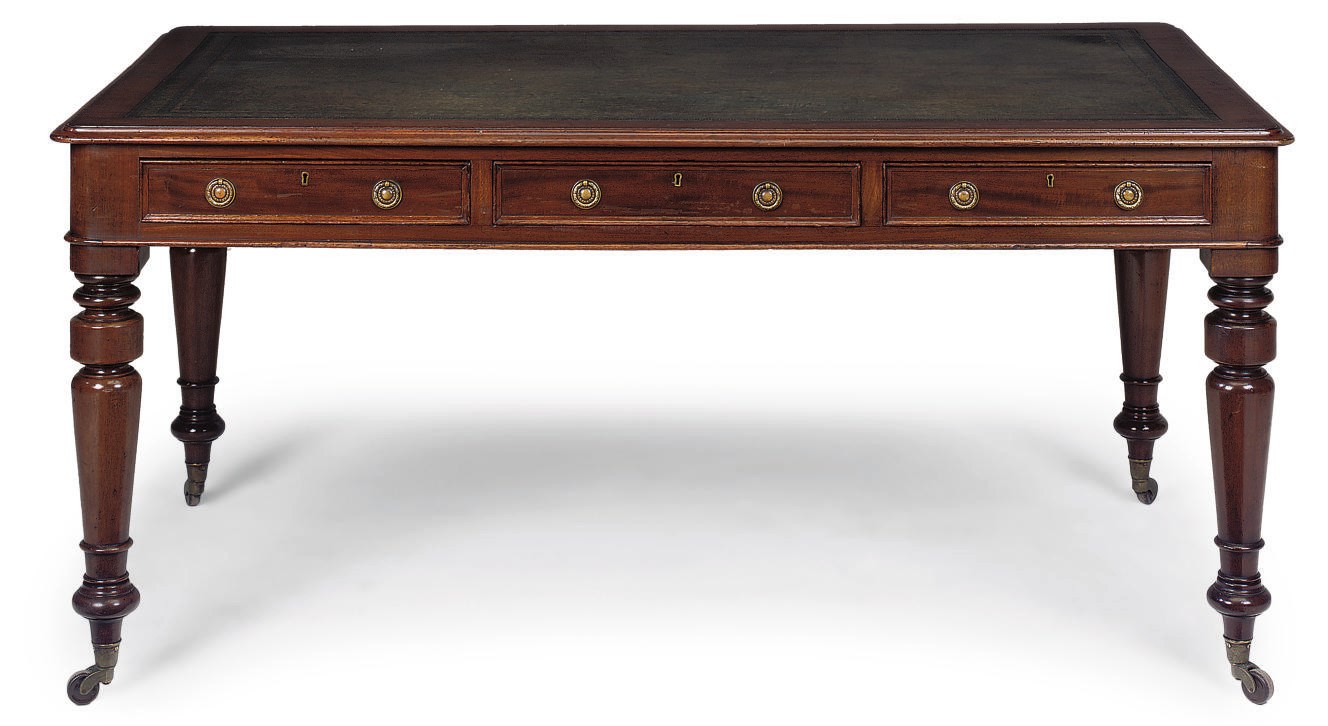 A LATE VICTORIAN MAHOGANY LIBRARY TABLE