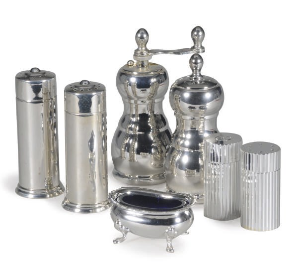 A GROUP OF AMERICAN AND ITALIAN SILVER SALT CELLARS AND SHAKERS,
