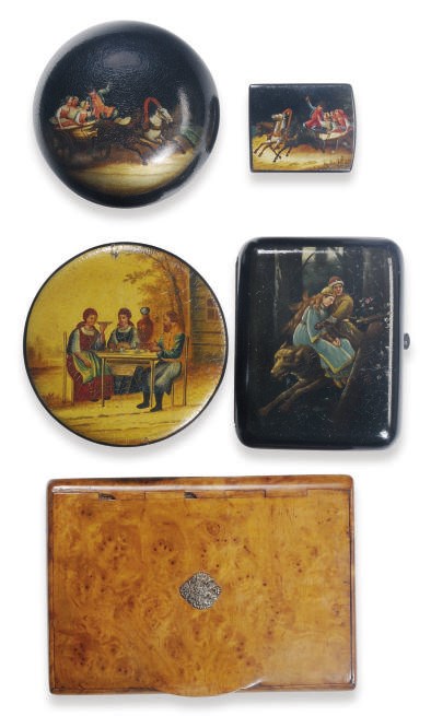A GROUP OF SIX RUSSIAN PAINTED LACQUERWARES AND A KARELIAN BIRCHWOOD CIGARETTE BOX WITH HINGED COVER,