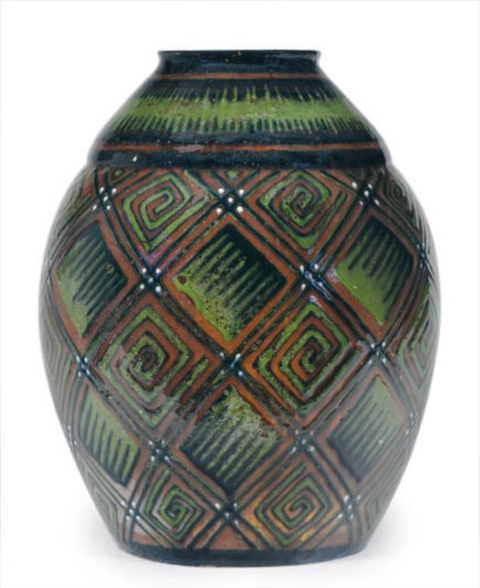 A GREEN, BROWN, AND BLACK-GLAZED EARTHENWARE OVULAR-FORM VASE,