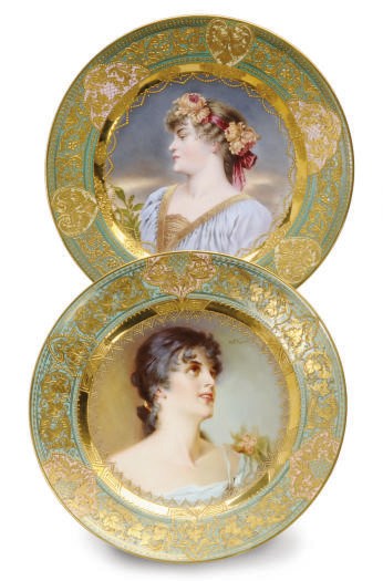 TWO VIENNA STYLE PORTRAIT PLATES OF ANNE OF AUSTRIA AND MARIE-ANTOINETTE,