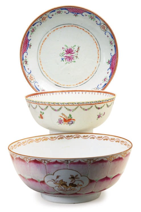 TWO CHINESE EXPORT PORCELAIN BOWLS AND A DISH,