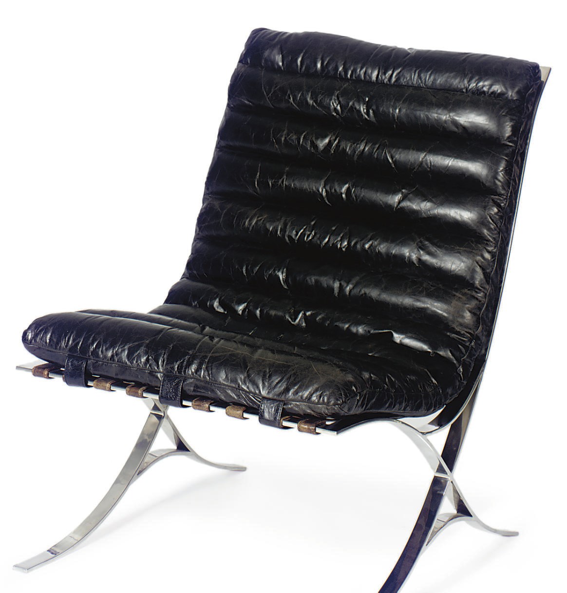 A STAINLESS STEEL AND LEATHER LOUNGE CHAIR,