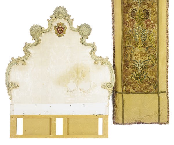 AN ITALIAN GREEN-PAINTED AND UPHOLSTERED CANOPY BED,