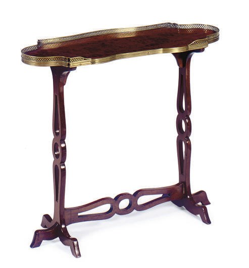 A BRASS-BOUND MAHOGANY AND 'PLUM PUDDING' MAHOGANY SIDE TABLE,