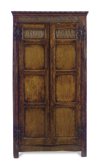 AN ENGLISH OAK CABINET
