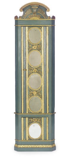A CONTINENTAL GREEN-PAINTED AND PARCEL-GILT MIRRORED DOOR CORNER CABINET,