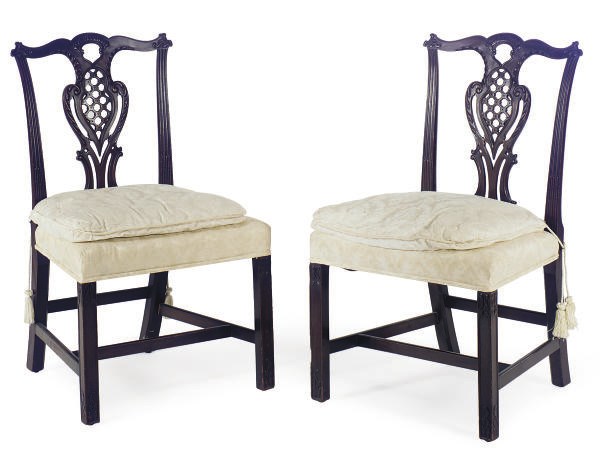 A SET OF SEVEN ENGLISH MAHOGANY DINING CHAIRS,