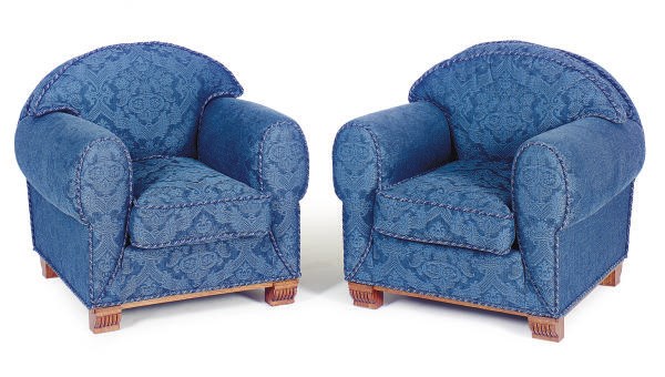 A SET OF THREE OAK AND BLUE UPHOLSTERED CLUB CHAIRS,