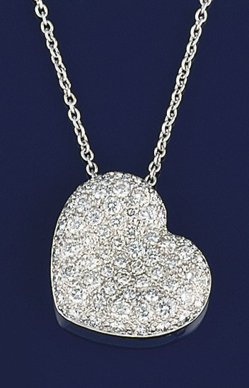 A DIAMOND HEART PENDENT NECKLACE