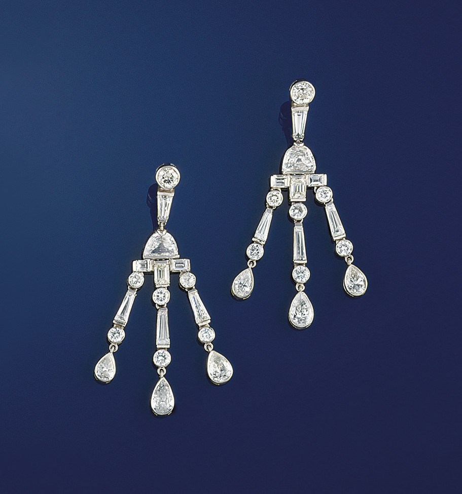 A pair of diamond earpendants