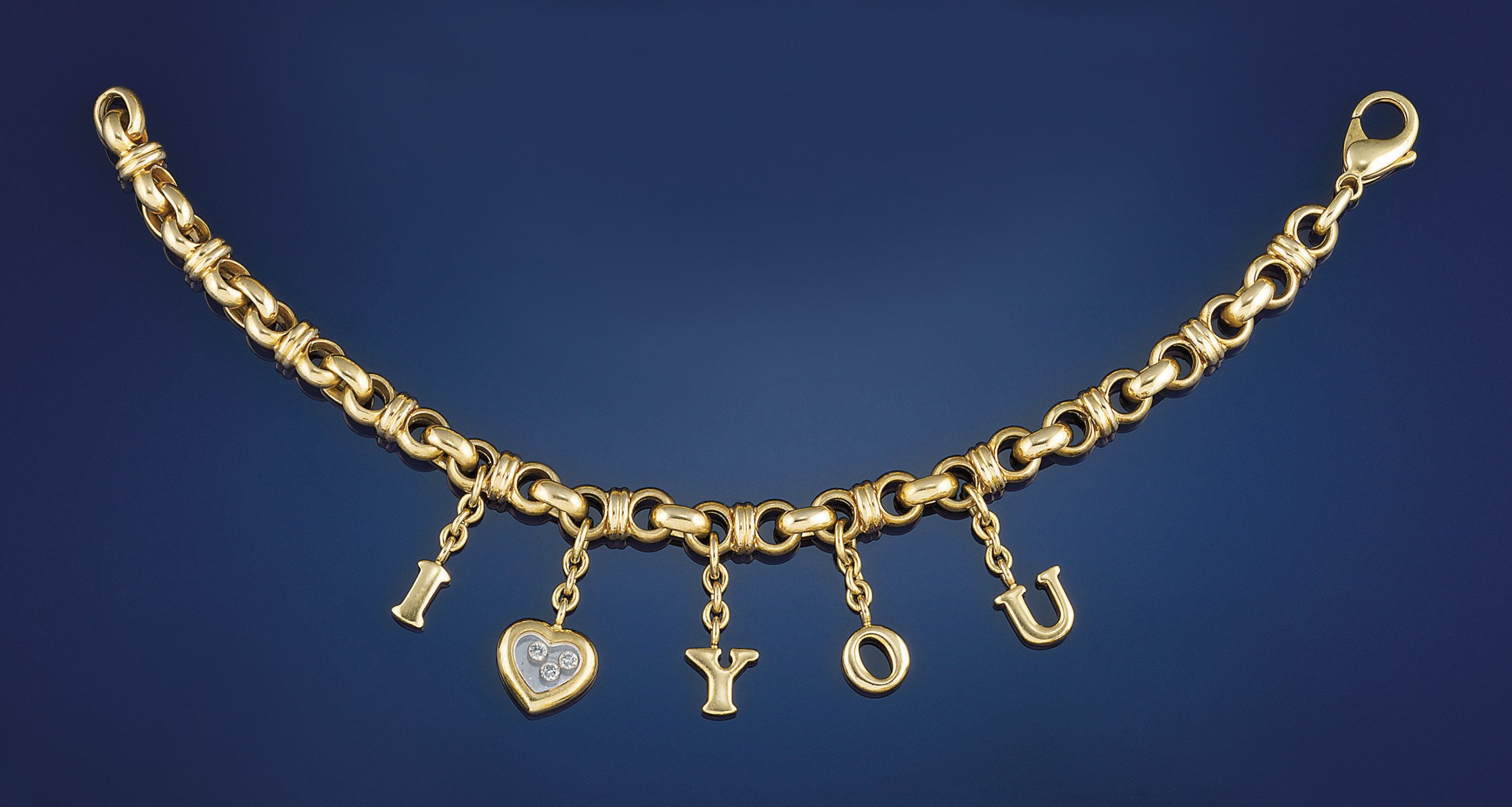 A small group of jewellery