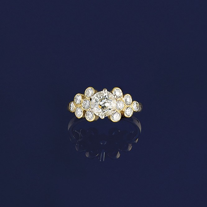A diamond single stone ring