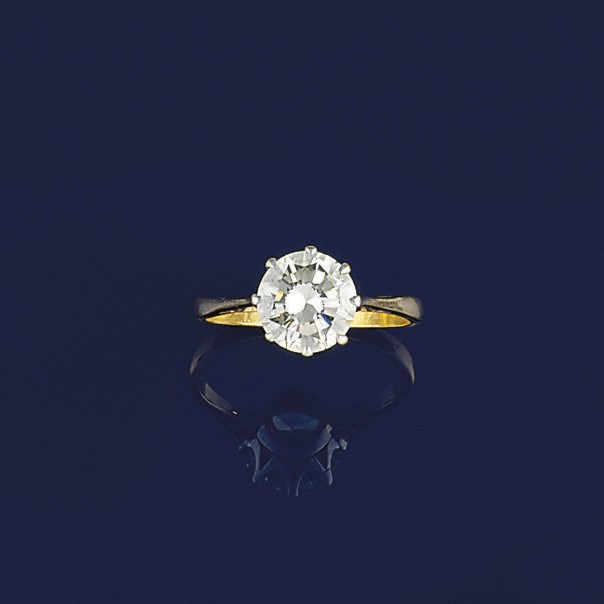 A diamond single stone ring