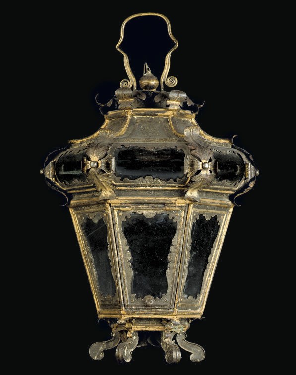 AN ITALIAN GILT TOLE LANTERN
