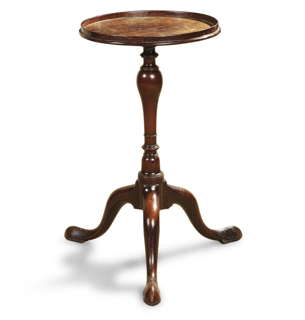 A GEORGE II MAHOGANY TRIPOD TABLE