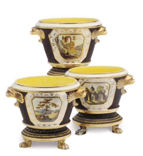THREE ENGLI PORCELAIN BROWN-GROUND FLOWER POTS AND STANDS,