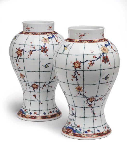 A PAIR OF CONTINENTAL PORCELAIN KAKIEMON BALUSTER VASES,