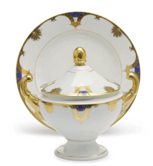 A CZECH GILT PORCELAIN ART DECO-STYLE PART DINNER SERVICE,