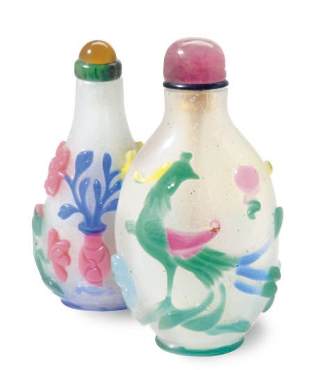 TWO CHINESE MULTI-COLOR OVERLAY BUBBLE-SUFFUSED GLASS SNUFF BOTTLES,**