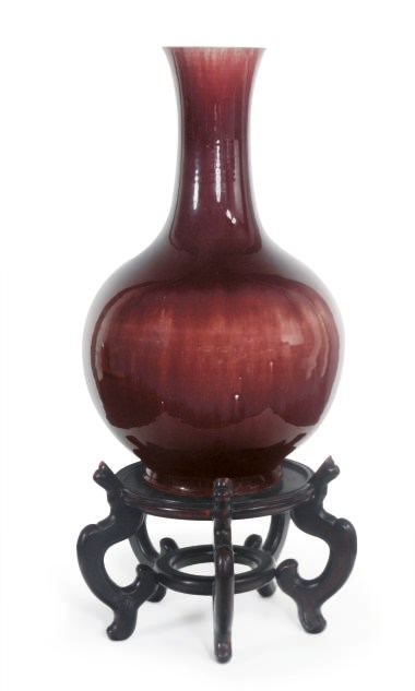 A LARGE CHINESE PORCELAIN COPPER RED-GLAZED BOTTLE VASE,