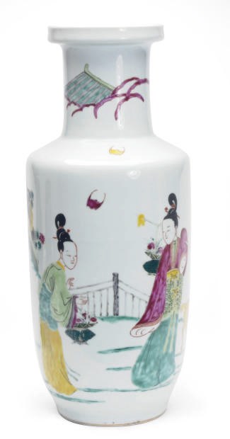 A CHINESE PORCELAIN LARGE FAMILLE ROSE ROULEAU VASE,