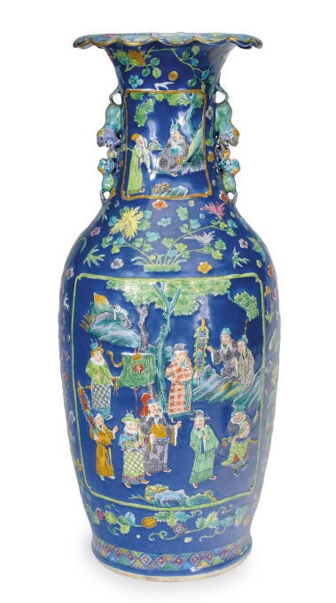 A CHINESE PORCELAIN POWDER BLUE GROUND LARGE VASE,